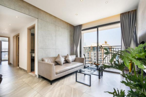Saigon Apartments - Amazing infinity pool and FREE 4G SIM card for 3 nights, and FREE PICK-UP service for 5 nights
